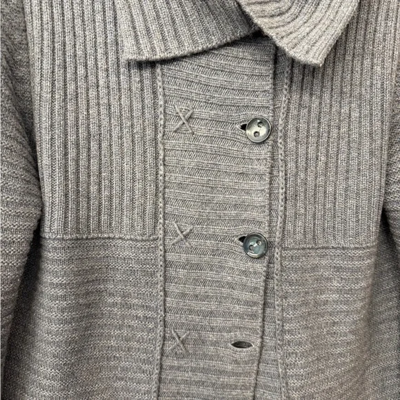 Chic Long Cashmere Cardigan Sweater in Heathered Blue - Picture 2 of 4